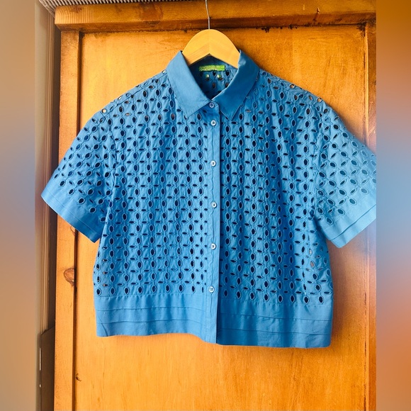 United Colors Of Benetton Tops - BENETTON Cobalt Blue Button-Front Eyelet Blouse (Size Small). 100% Iconic.